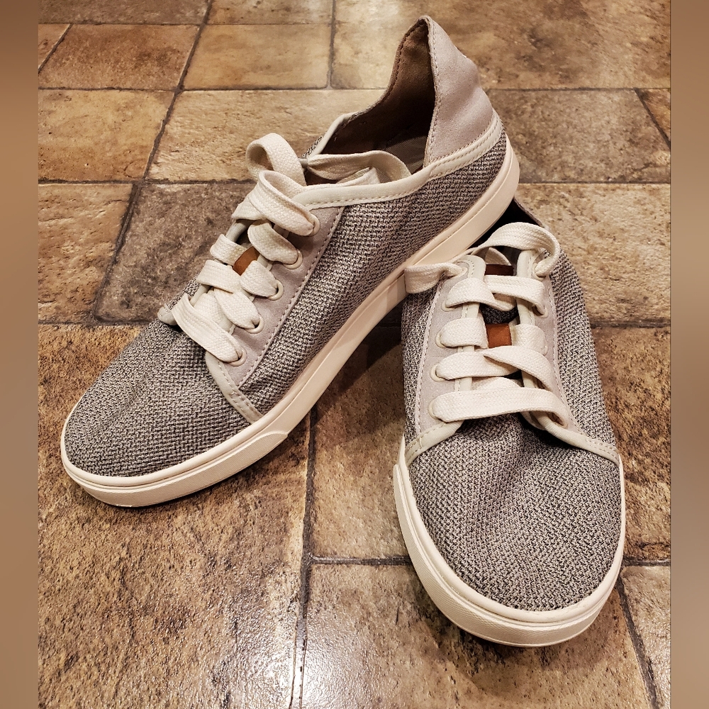Women's Olukai Pehuea Li Lightweight Tie Sneakers size 8.5